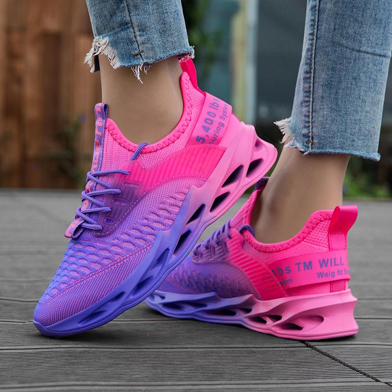 Large size flying flag mesh outdoor sports casual shoes lightweight soft sole non-slip travel running shoes