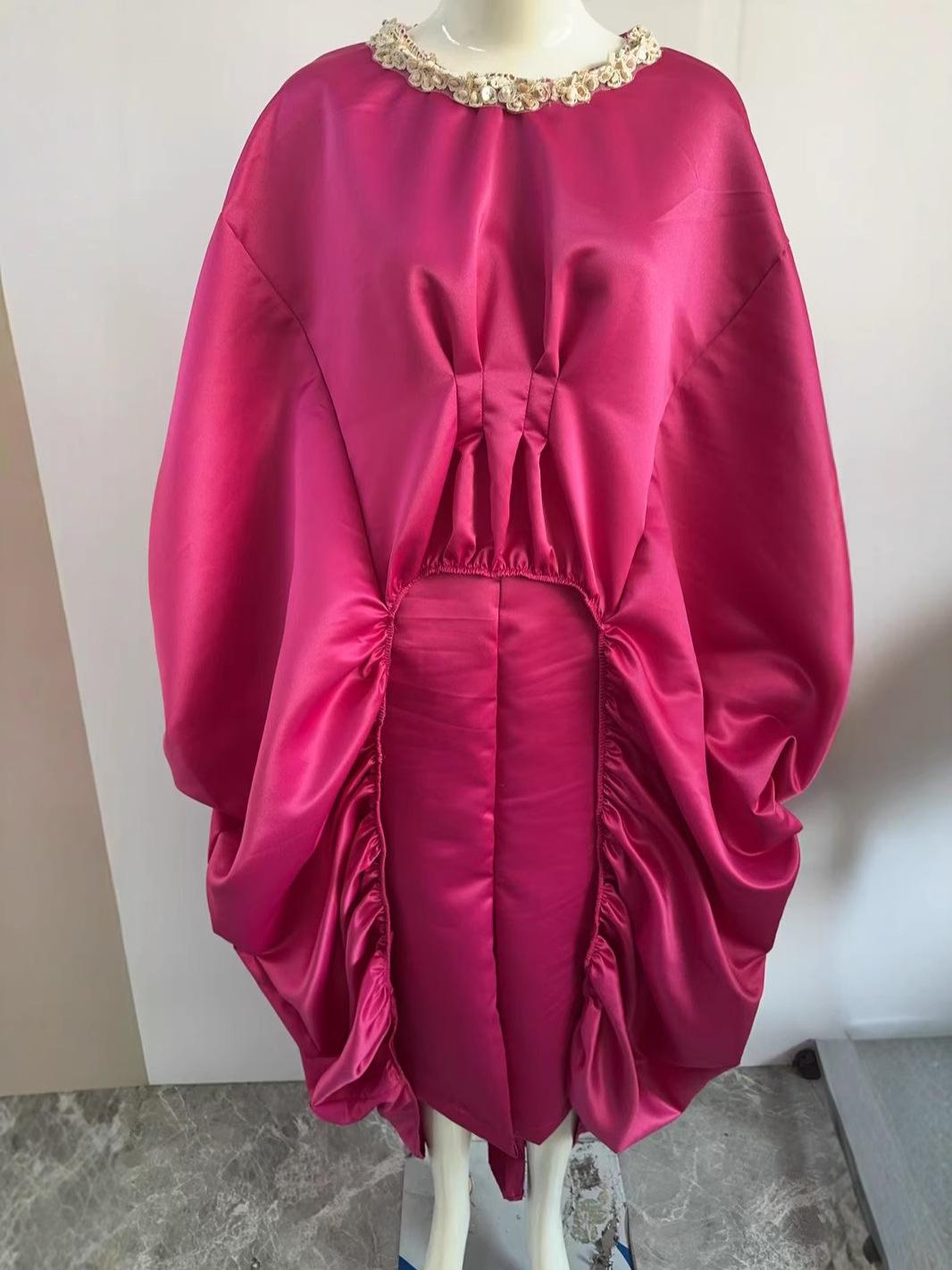 

Европейская и американская женская мода: Однотонный блестящий комплект-двойка с плиссировкой и рукавами «летучая мышь» XXL красный