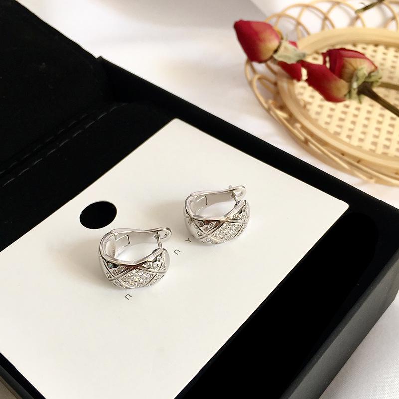 Elegant Argyle Diamond-Inlaid Ear Clips - Trendy European & American Style