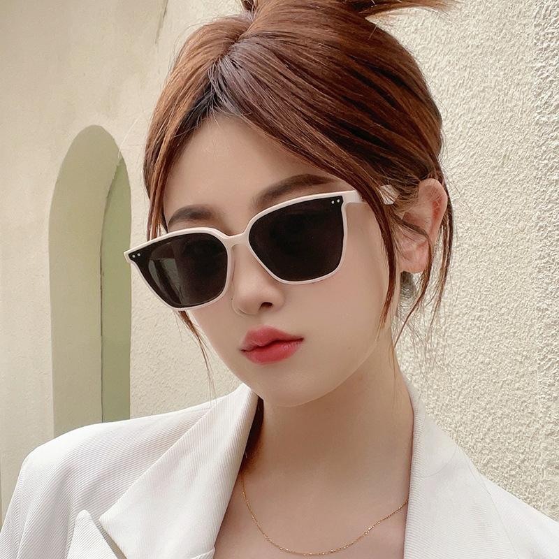 Rice nail square sunglasses women's new sunglasses small face tide UV protection retro photo