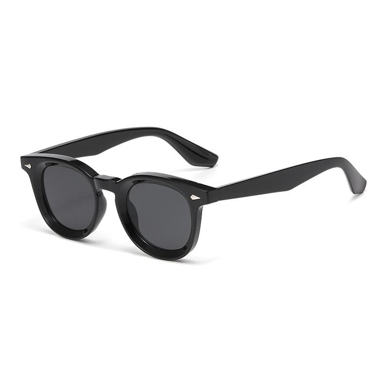 

Timeless Retro Edgy Punk Trendy Travel Friendly High End Designer Style Riveted Female For Both Male Sun Glasses