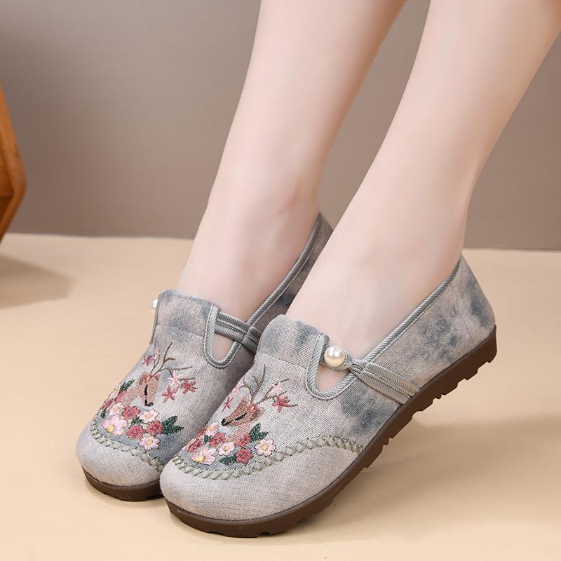 Fashion Ladies' summer 2025 breathable soft sole anti-slip mom shoes leisure mesh flat embroidered shoes Embroidery