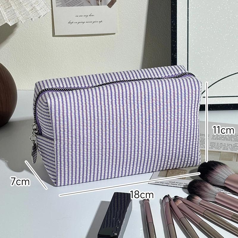Striped Seersucker Makeup Pouch Large Capacity Durable Zipper Portable Compact Cosmetic Storage Bag for Short Trip Use