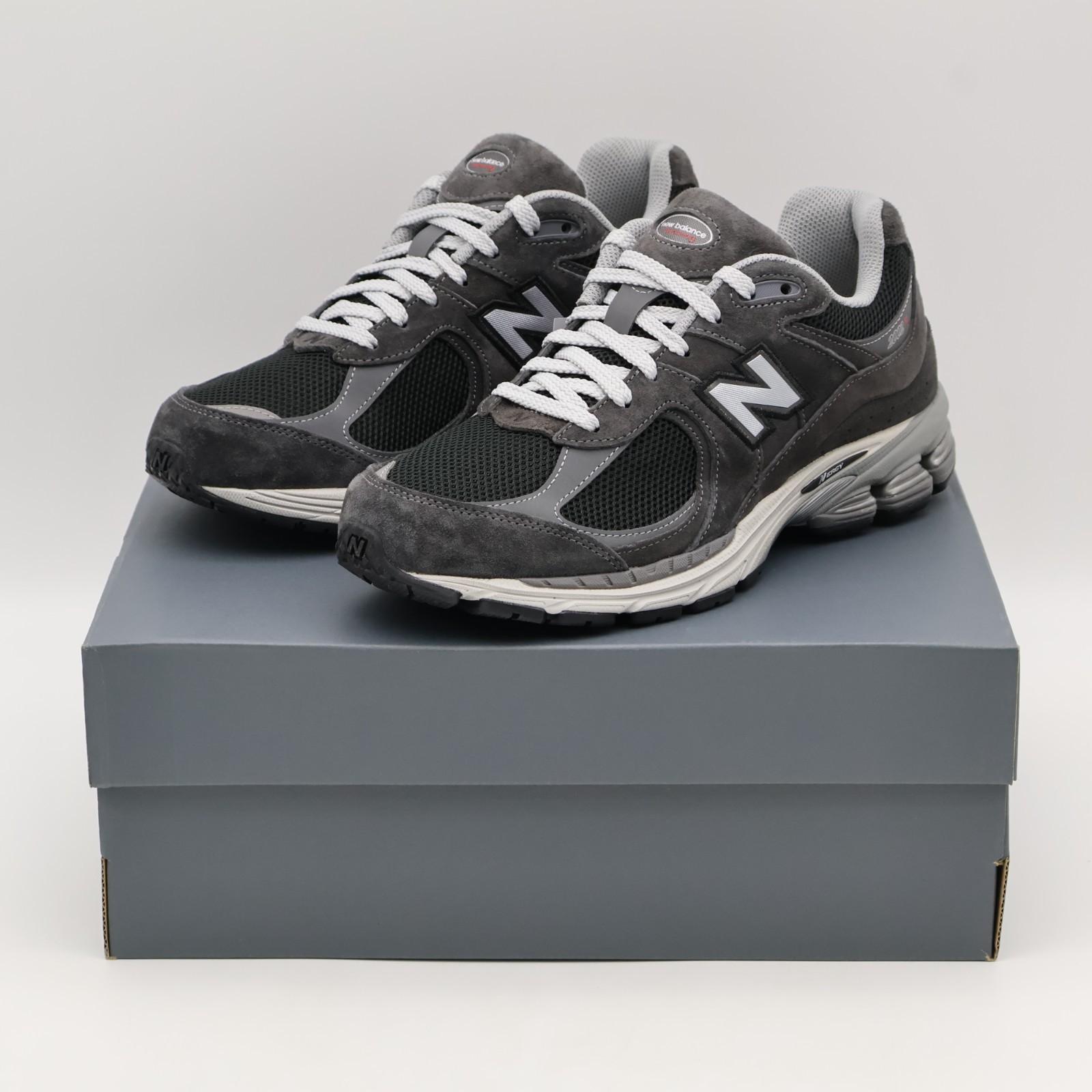 U2002RA New Balance 2002R Dark Grey (Men s) 10