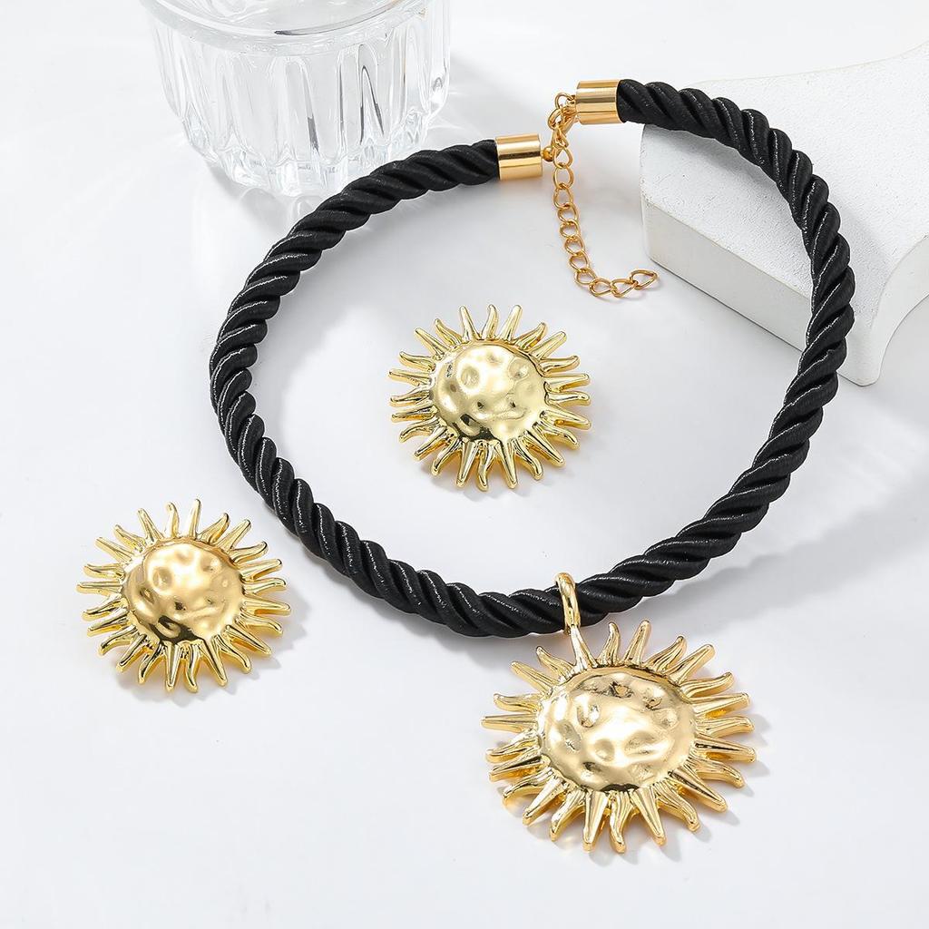 European & American Beach Style Sun Pendant Necklace & Earrings Set