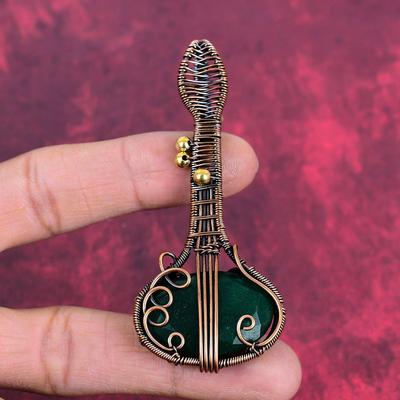 Pendentif émeraude zambienne facettée pendentif enroulé de fil de cuivre bijou en cuivre bijou en filigrane fait main pendentif guitare bijoux en filigrane cadeaux pour lui