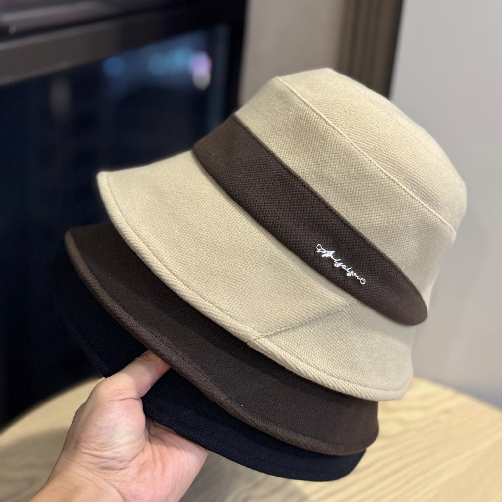 British Retro Woolen Fisherman Hat for Women in Autumn and Winter Elegant and Warm Basin Hat Fashionable and Versatile Showing Face and Trendy