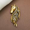 Vintage Heavy Industry Design Alloy Rhinestone Horse Head Brooch - Retro 3D Relief Jewelry.