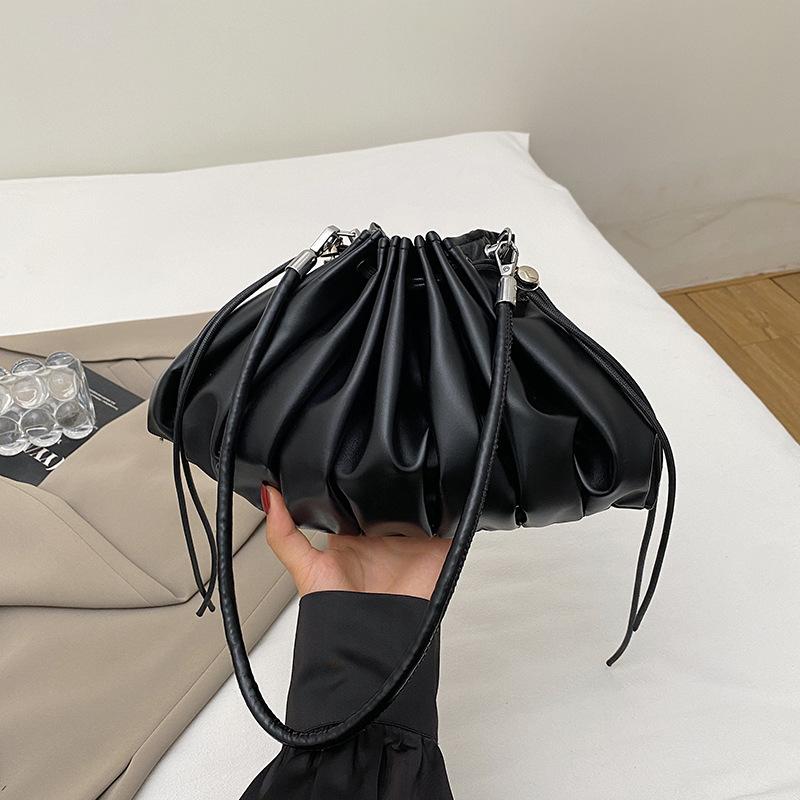 Luxury Shoulder Bag For Women Brand Designer Handbag And Purse 2025 New Striped Pleated Bucket Bag Fashion Clutch Bag