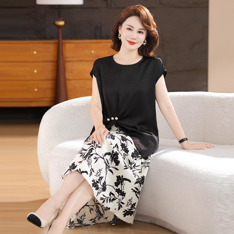 

2026 Stylish Summer Outfit: Women s Short-sleeved Two-piece Skirt Set for Middle-aged and Elderly XL [80-95 kg]