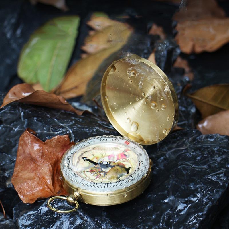 Vysoce kvalitní kempingová turistická kapesní mosazná zlatá kompas přenosný kompas