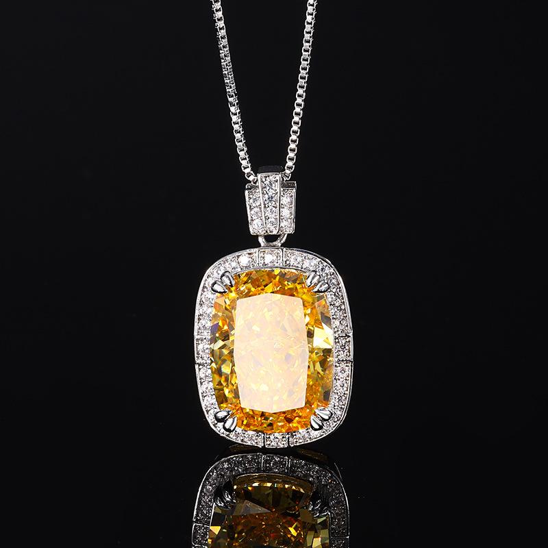 Bijoux Diamant Haute Carbone Coupe Fleur de Glace Cuivre Incrusté Rétro Tempérament Pendentif Collier Femme Hôte 12 * 16