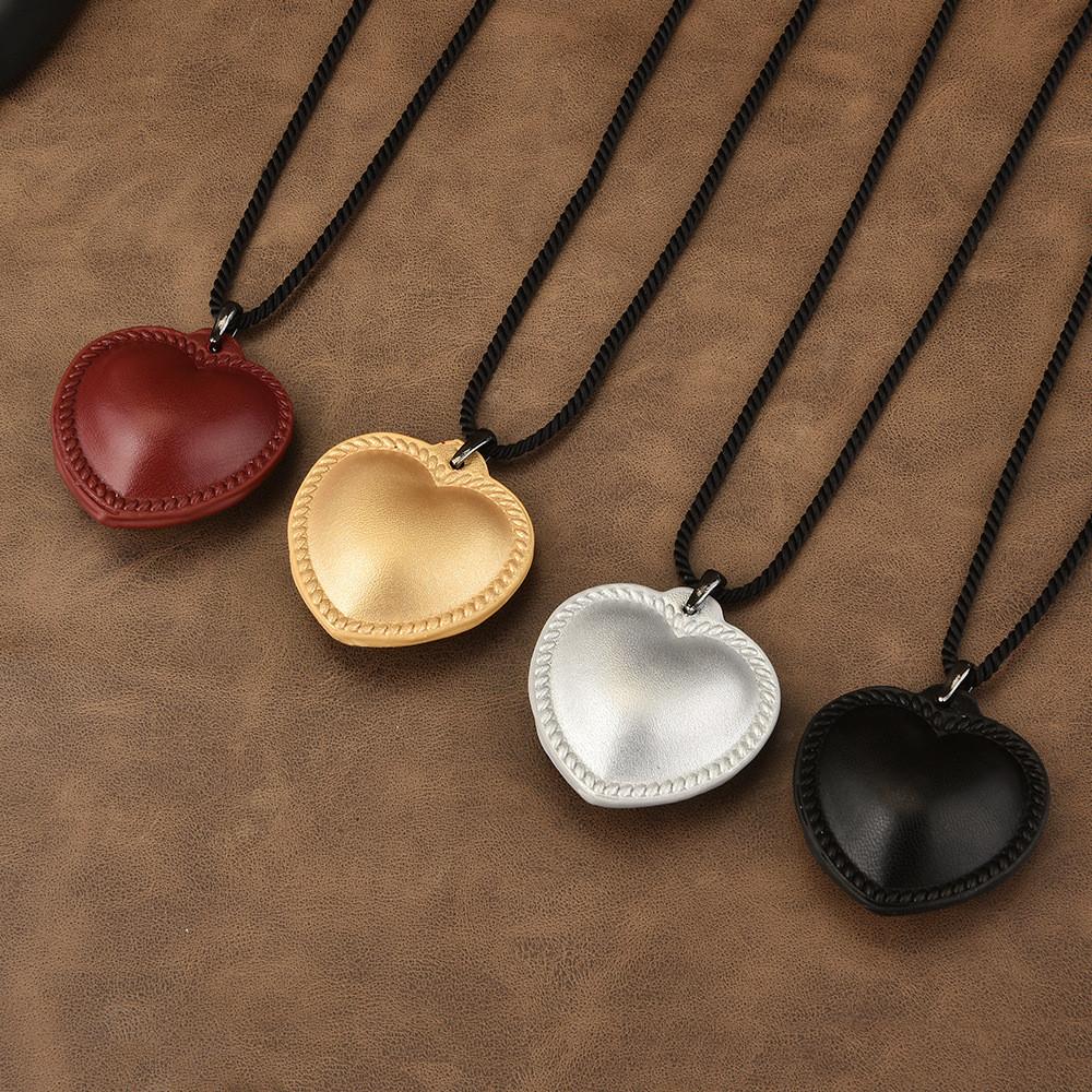 Fashionable Heart Shaped Choker Necklace In Leather For Unisex Wear Casual