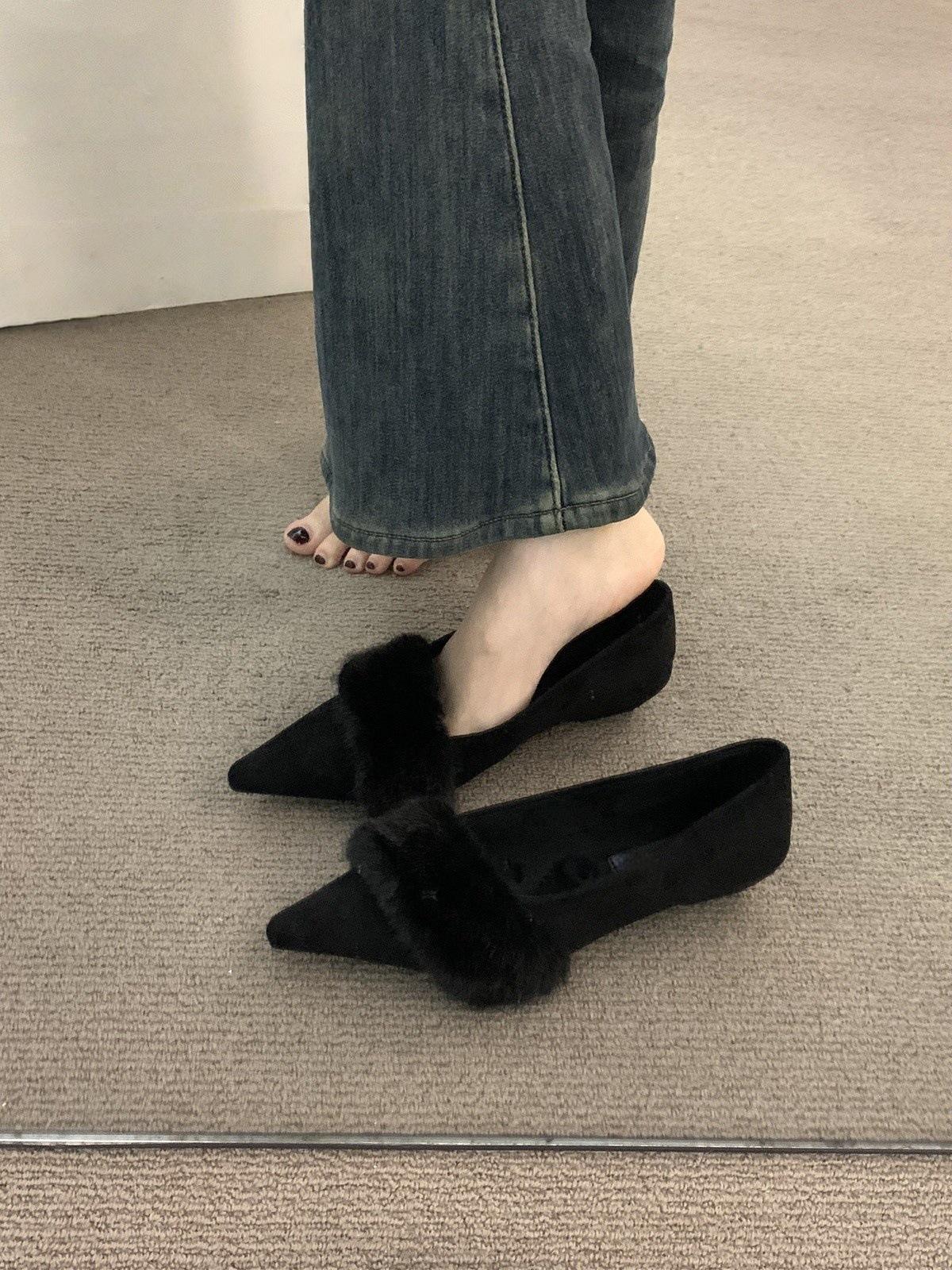 

First encounter high-end French velvet thick-heeled fluffy shoes cotton shoes autumn and winter warm temperament commuting 40 чорний