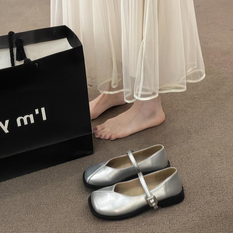 Japanese Mary Jane Single Shoes Women's 2025 Autumn New Fashionable Simple and Versatile Casual Flat Bottom Square Beanie Shoes