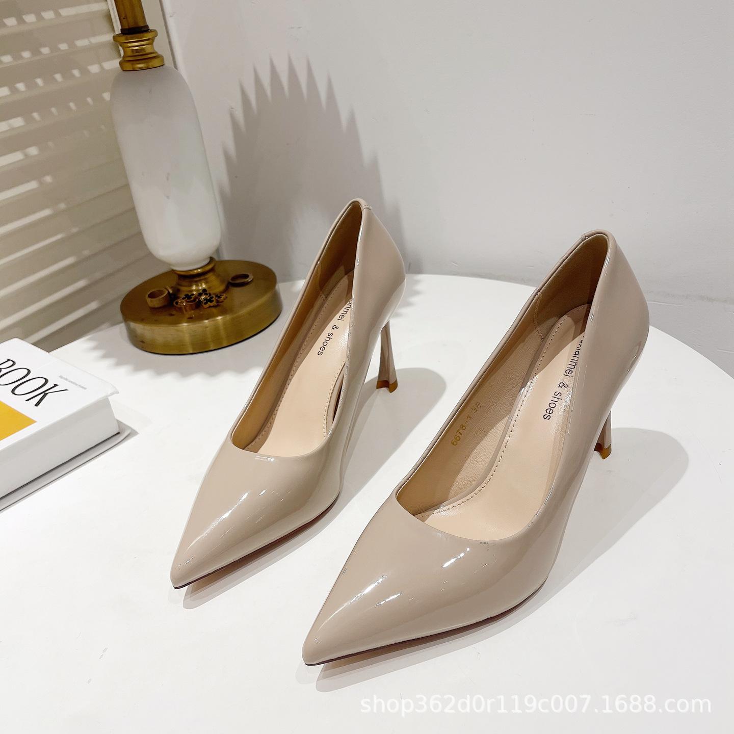 

Модные универсальные туфли на высоком каблуке женские простые тонкие каблуки заостренные женские туфли лакированная кожа темперамент одиночные туфли женские 39