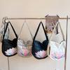 Geräumige gesteppte Hobo-Tasche mit farbenfroher Lotus-Stickerei Modische Umhängetasche für Damen Große Kapazität Tote für Reisen Tägliche Nutzung Weich gepolstert