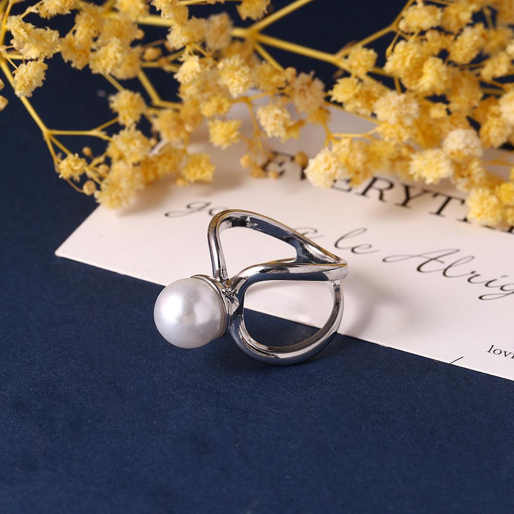 Korean Pearl Camellia Scarf and Shawl Buckle for Fashionable T-Shirts