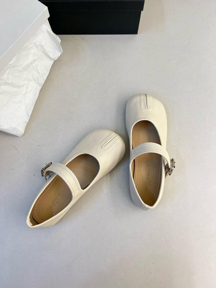 Fashionable and Comfortable Retro Fake Split-toe Mary Jane Single Shoes Female Summer Gentle Flat Commuter Soybean Shoes