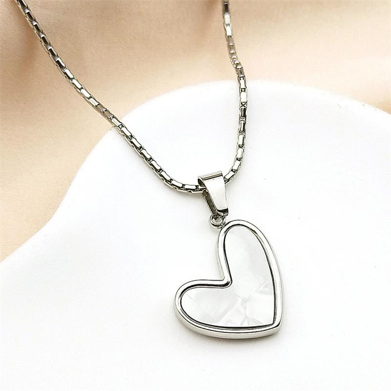 Enamel White Natural Shell Stainless Steel Heart Pendant Necklace Women Trendy Exquisite Chain Jewelry Attractive Accessories