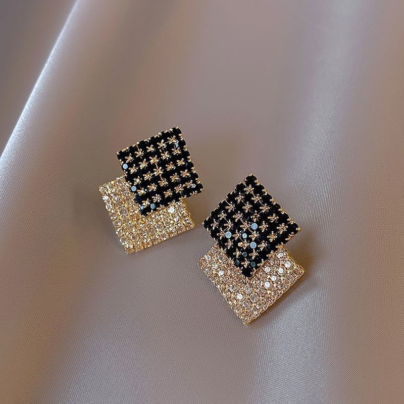 

Korea Dongdaemun earrings super flash double-layer diamond-encrusted geometric stud earrings women s fashion versatile personalized earrings золотой