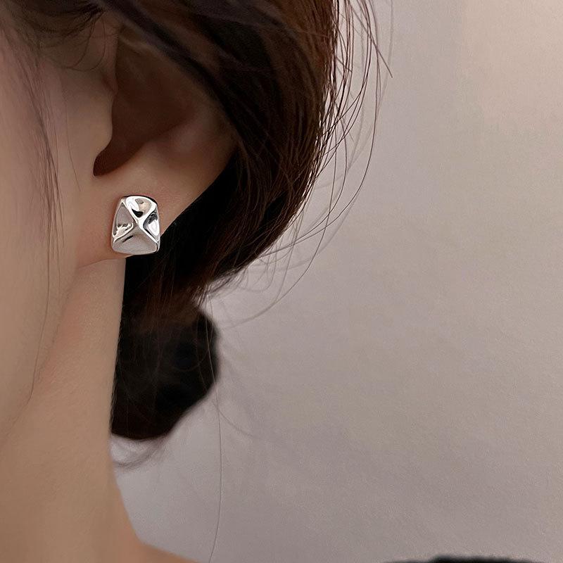 Folded Geometric Design Irregular Texture Metal Studs Texture Square Studs