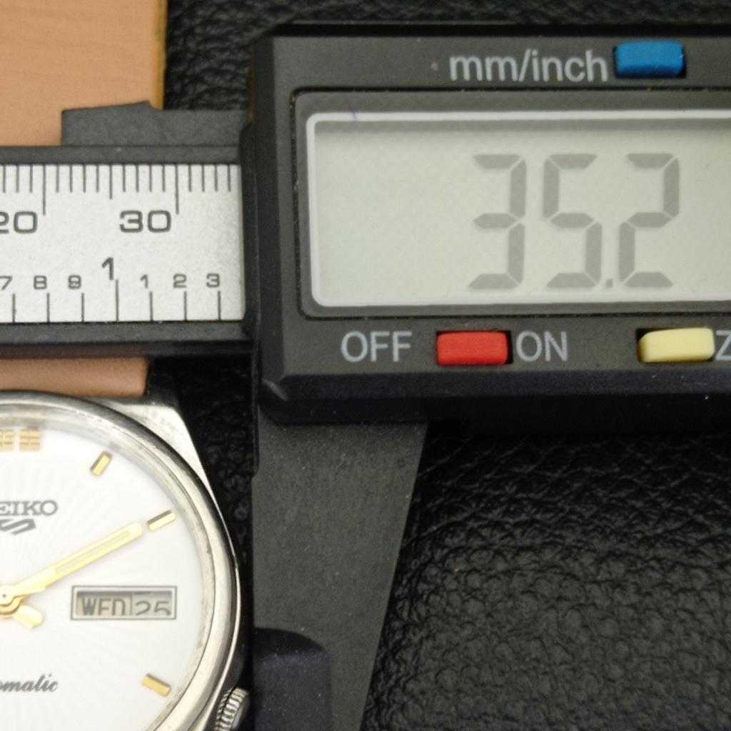 USED VINTAGE SEIKO 5 AUTOMATIC 7009A JAPAN MENS WHITE COLOR DIAL WATCH a433211-2 R115-a433211