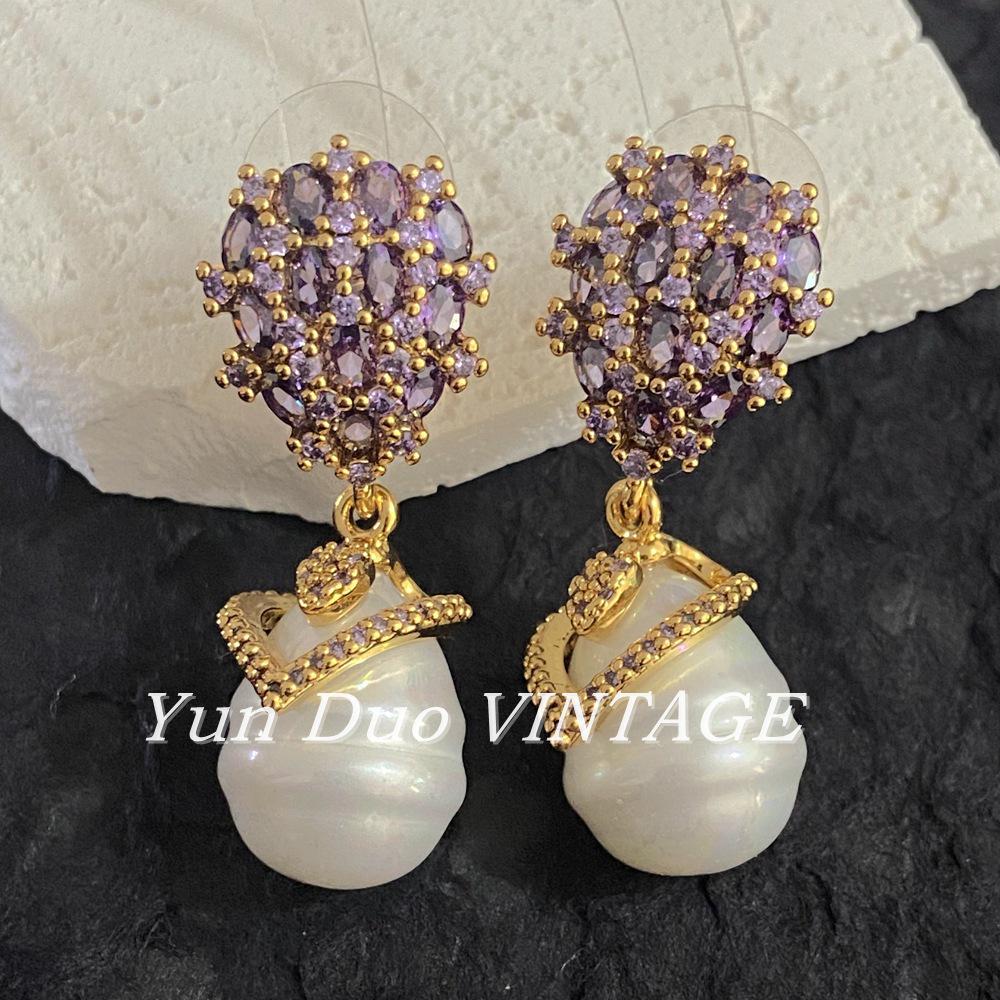 

Elegant French Retro Teardrop Earrings: High-End Pearl Studs with Silver Needle & Zircon Inlay