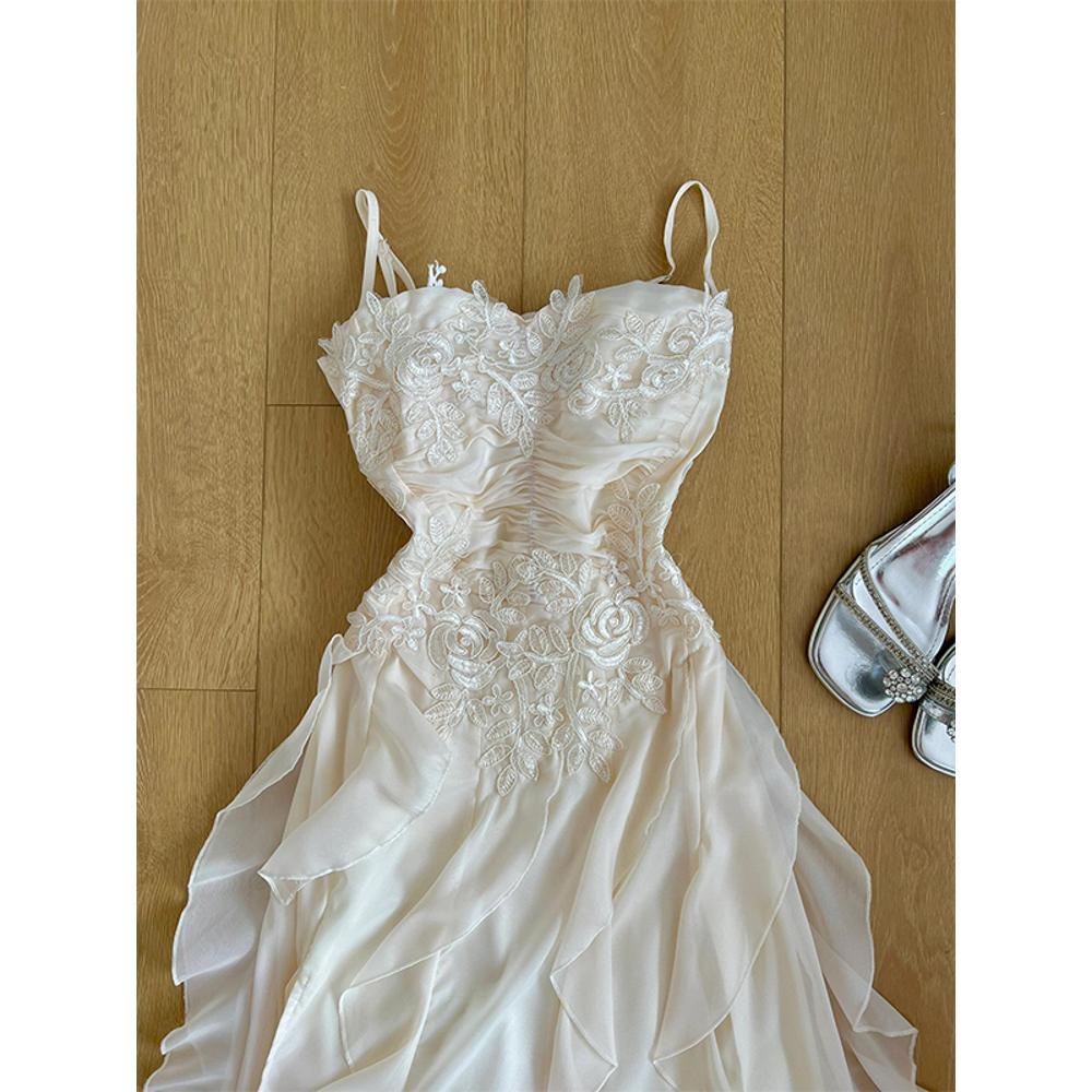 

Женское летнее новое платье-сарафан с французским темпераментом, белым кружевом, в милом девичьем стиле, высококачественное, с завышенной талией и стройнящее XL- (recommended 110-60kg)