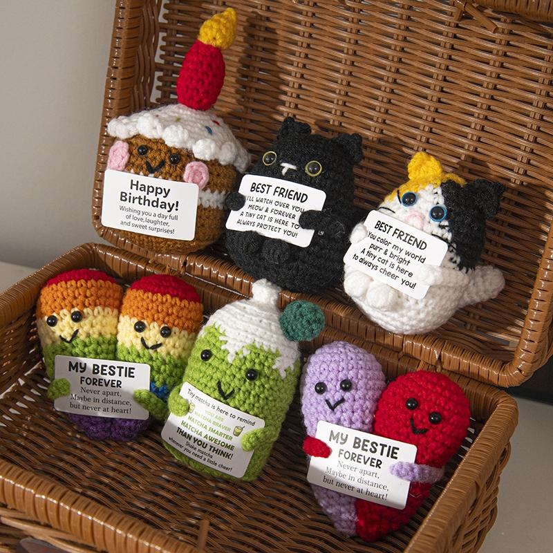 Hand-Woven Crocheted Ornaments Positive Energy Birthday Cake With Hugging Blessing Card Gifts Cute Animal Cat Doll Ornaments