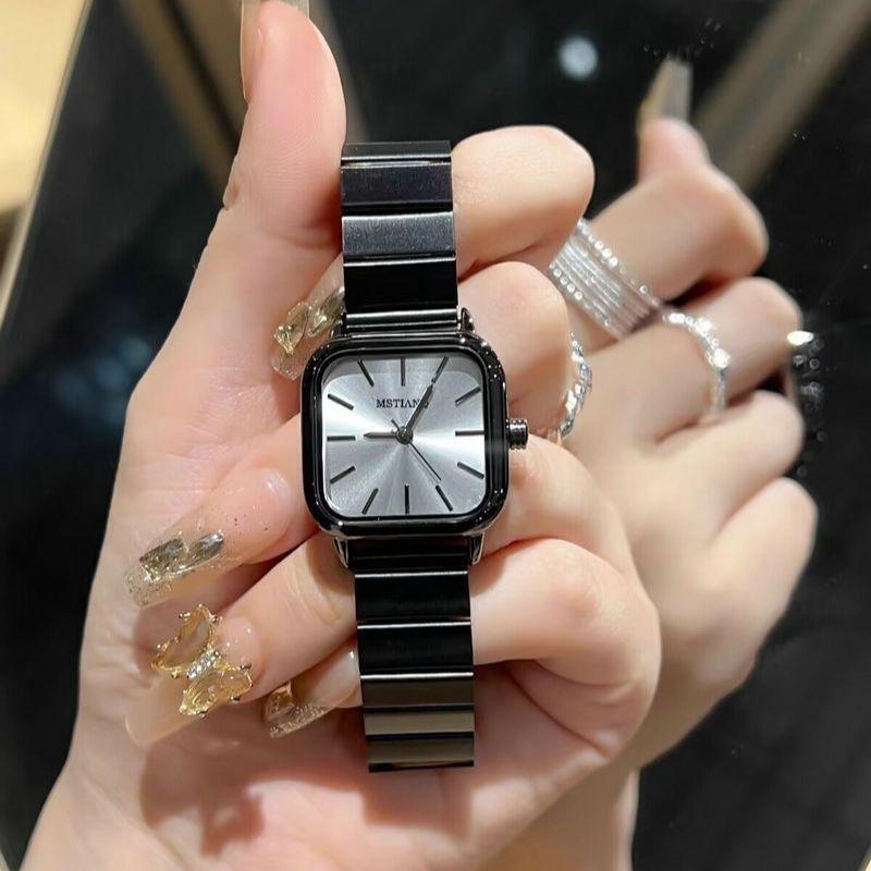 Watch Female Student Style Light Luxury Niche High-End Retro Sense Exquisite Versatile Workplace Square Small Dial Women'S Watch