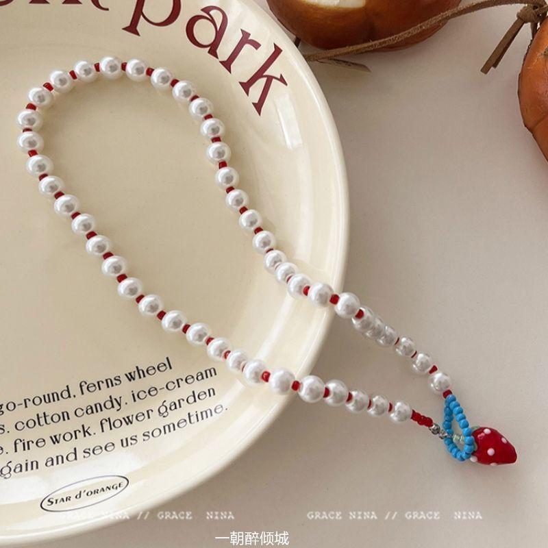 Puff! Sweet wind strawberry pearl necklace women's 2024 new niche design choker collar