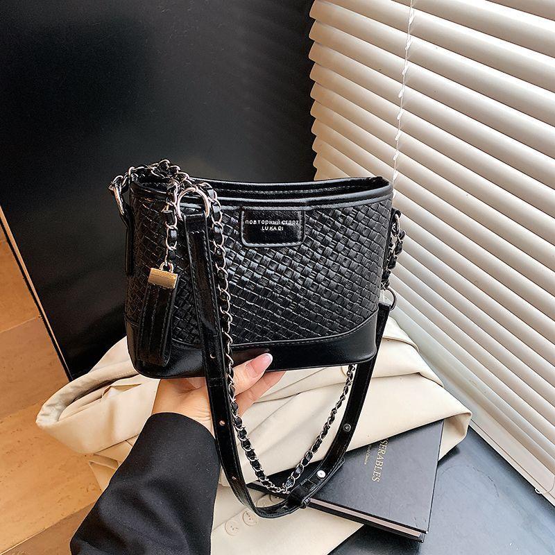 IELGY Ladies Messenger Bag Diamond Chain Fashion All-Match High-End Stray Bag