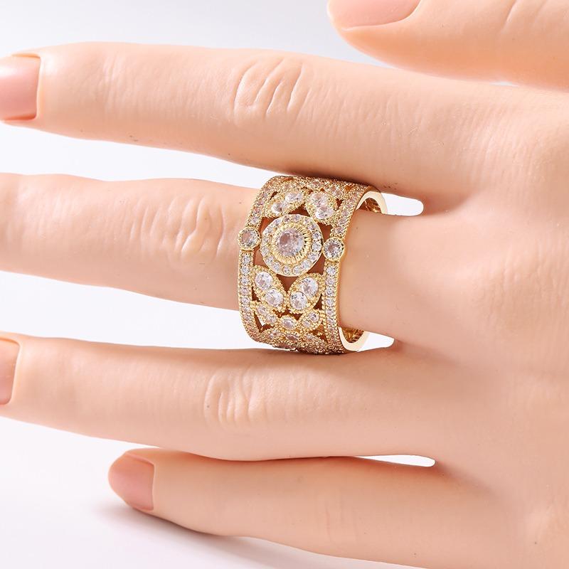 Luxury Inlaid White CZ Women's Ring Sparkling Gold Color Geometry Daily Wear Party Jewelry Anniversary Gift