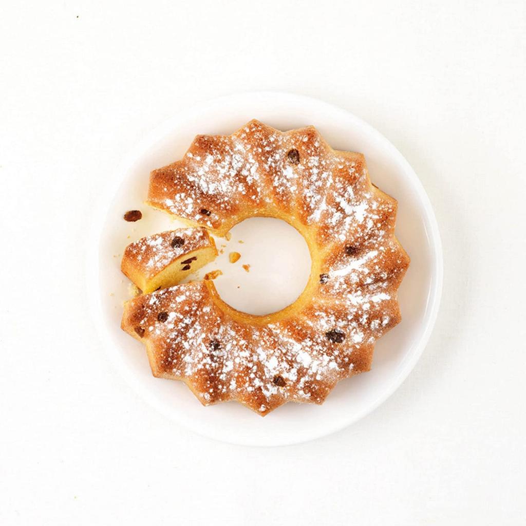 9.5 Inch Silicone Cake Pans, Non-stick Fluted Cake Pan With Sturdy Handle, Cake Baking Molds, Perfect Bakeware For Cake, Gelatin, Bread, Gelatinas