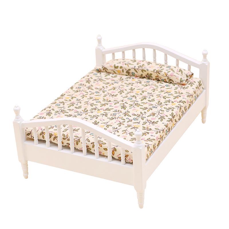 1:12 Dollhouse Miniature Double Bed for Bedroom Scene