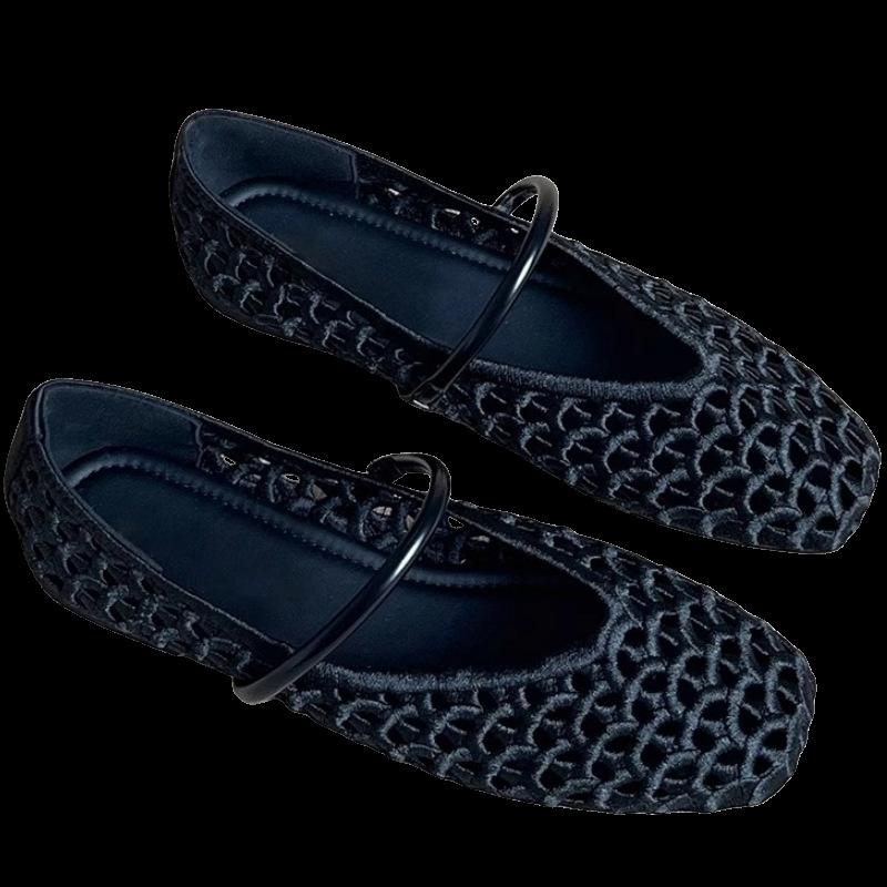 French hollow single shoes women's flat bottom 2025 summer new versatile woven breathable word with shallow mouth Mary Jane shoes