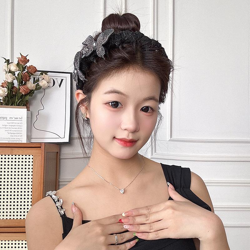 

3D Butterfly Headband: Luxurious French Diamond-Studded Hairpin & Stylish Headdress.