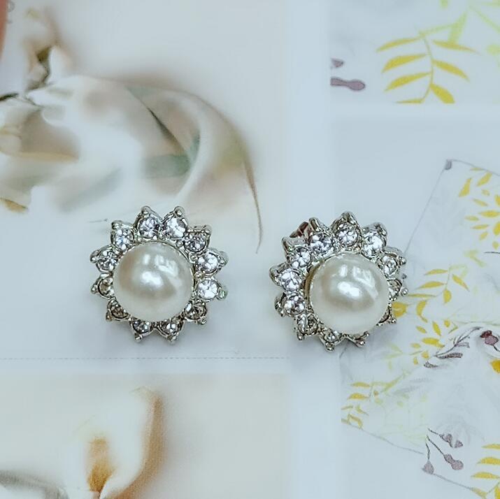 Exquisite Rhinestone & Pearl Flower Non-Pierced Clip-On Earrings