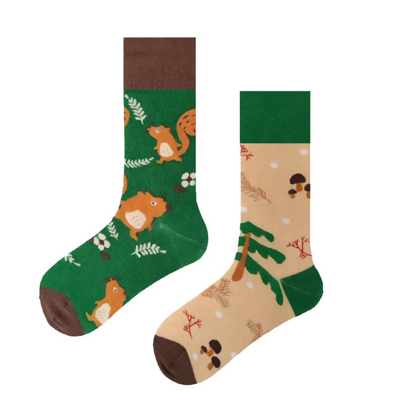 Párové kreslené zvířecí asymetrické bavlněné ponožky - Zábavný a trendy styl