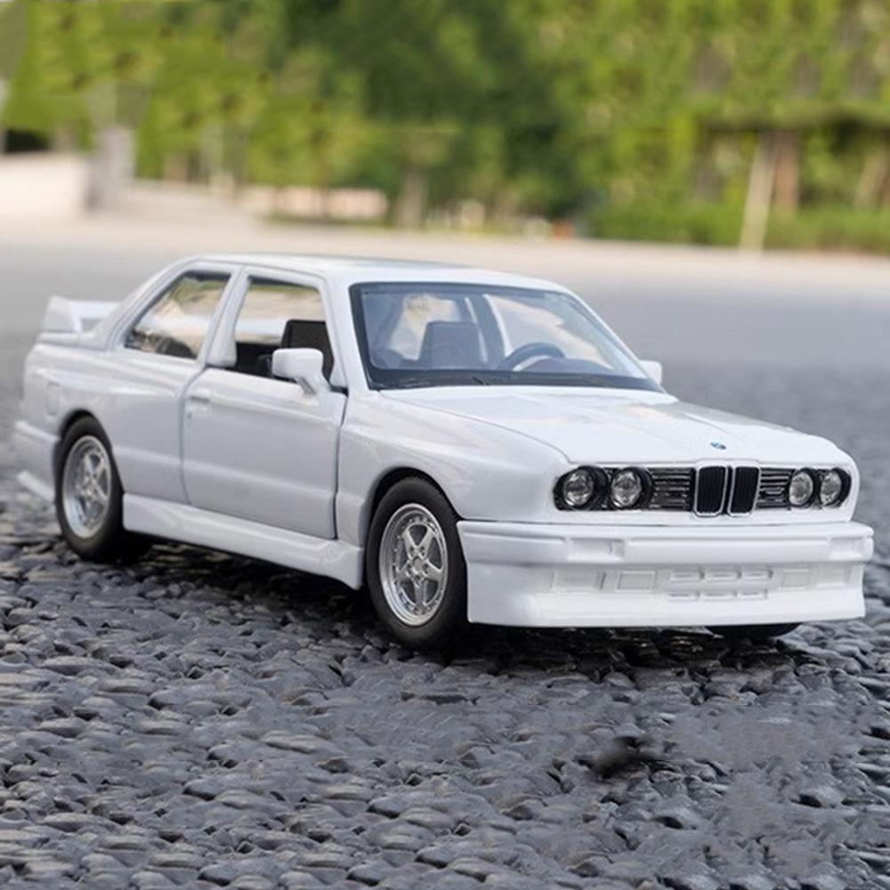 1:36 BMW M3 1987 Car Models Alloy Die-Casting Toys With 2 Doors Opened Pull Back Function Vehicle Toy For Kids Children's Gifts