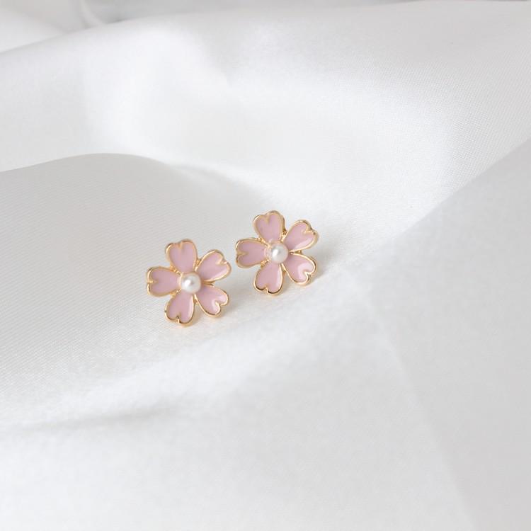

Japanese Fresh Literary Earrings Pink Flower Imitation Pearl Earrings Simple Trend All-match Earrings Female Zircon Accessories