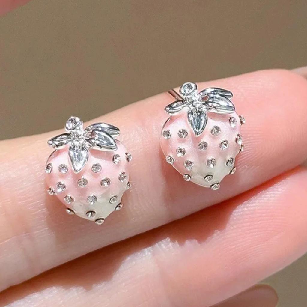 New Fashion Vintage Enamel Red Strawberry Stud Earrings Women's Sweet Trend Fruit Design Girls' Party Jewelry Accessories Gifts