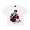 T-shirt Blanc Manches Courtes Oversize Présentant le Graphique "Kiss Boot" de Lionel Messi à Barcelone Avec Autographe Pour les Fans de Football