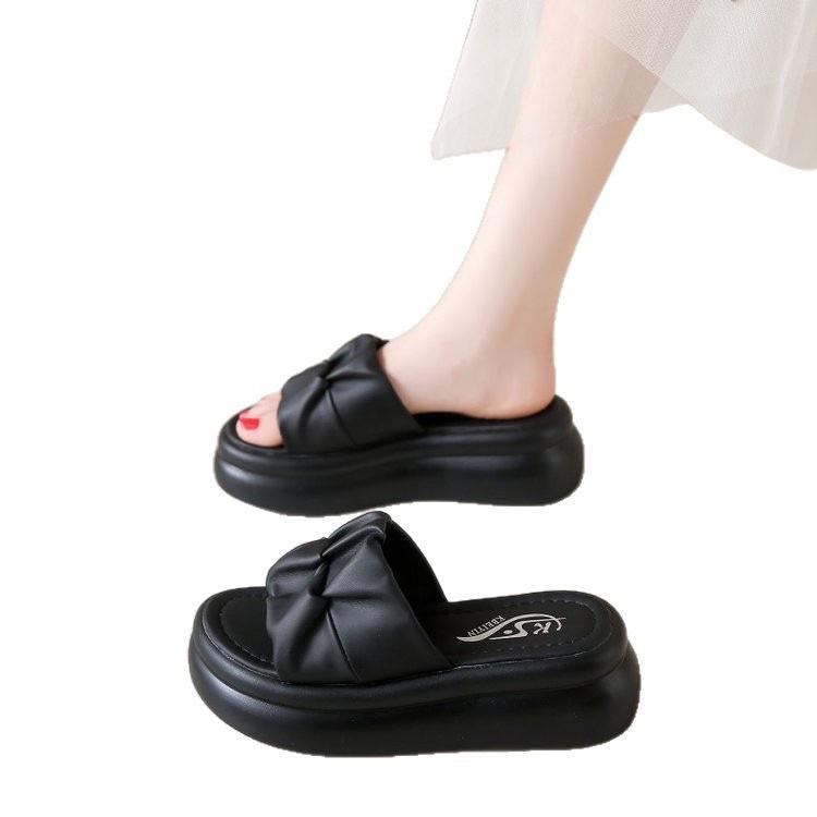 Thick-soled cool slippers for women's summer wear 2025 new fashion high-end beach sandals, non-slip for pregnant women