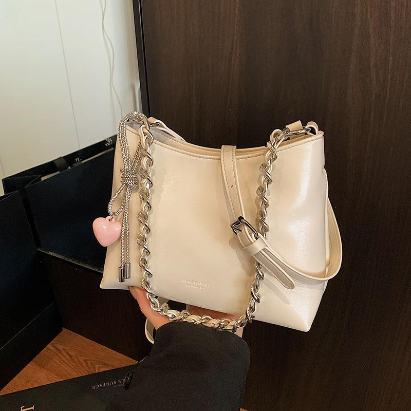 Chain Underarm Bag Women's Fashion Bucket Bag 2025 New Simple Niche Casual Shoulder Messenger Bag