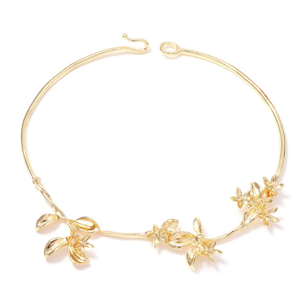Golden Metal Floral Leaf Choker Necklace for Women Personality Flower Charm Necklaces Statement Jewelry Neck Accessories