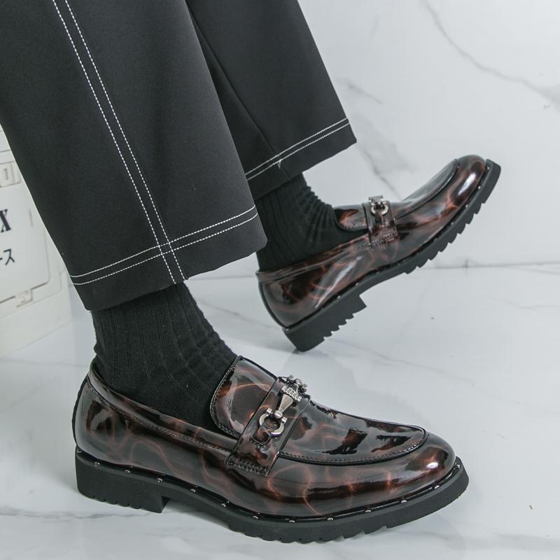 Men Green Brown Rivet Fashionable Lacquer Leather Shoes Trendy Pointed Hairstylist Leather Shoes Business Non Slip Driving Shoes