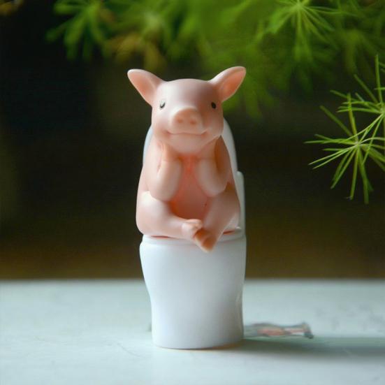 Miniature Pig Statue Pig Sitting On Toilet Mini Animal Toy