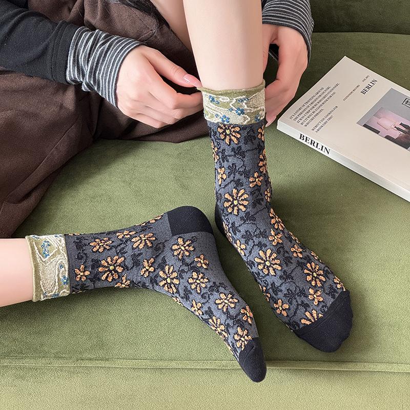 Autumn Winter Mid Calf Socks for Women Japanese Embossed Floral Cotton Socks Court Retro Ethnic Artistic Style Soft Casual Socks